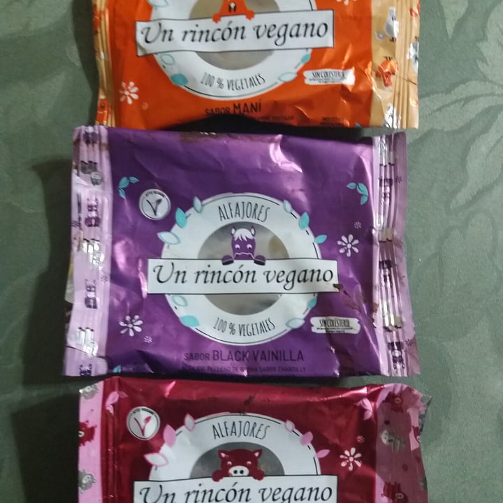 review photo of Un Rincón Vegano Alfajor Black Vainilla shared by @vaalee on 13 Nov 2021 - review