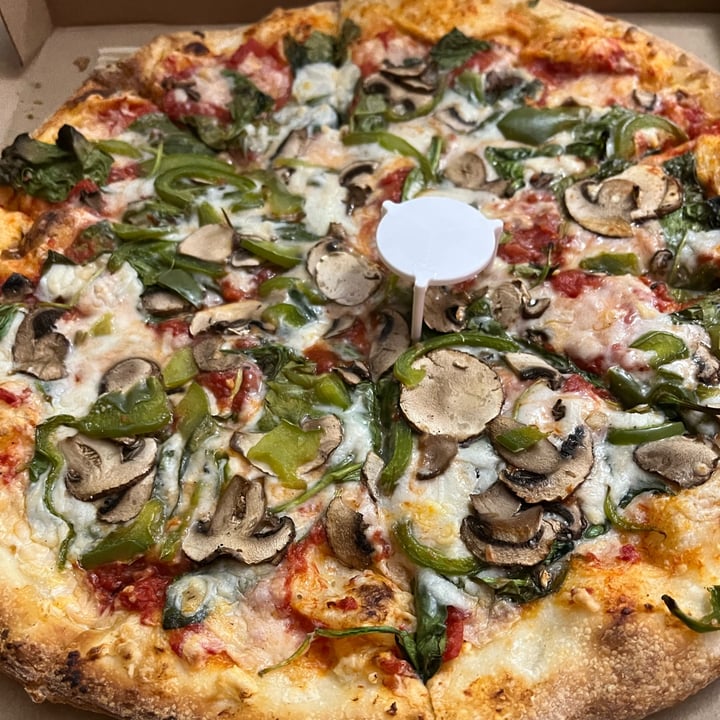 photo of Pizzaville Pizza With Vegan Cheese shared by @jasveganlife on  19 Jan 2022 - review