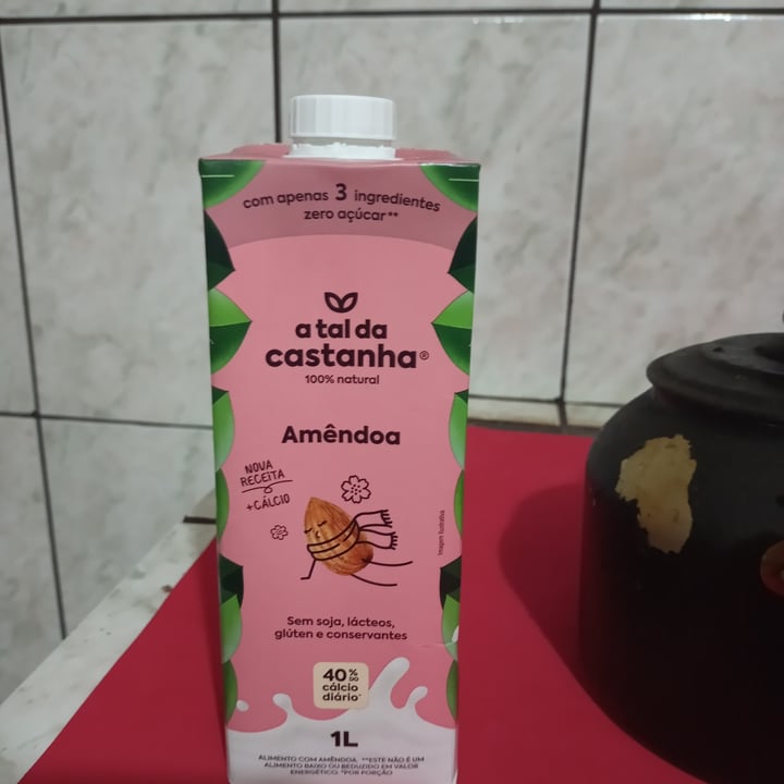 review photo of A Tal da Castanha Leite de Amêndoa shared by @debyribeiro on 08 May 2022 - review