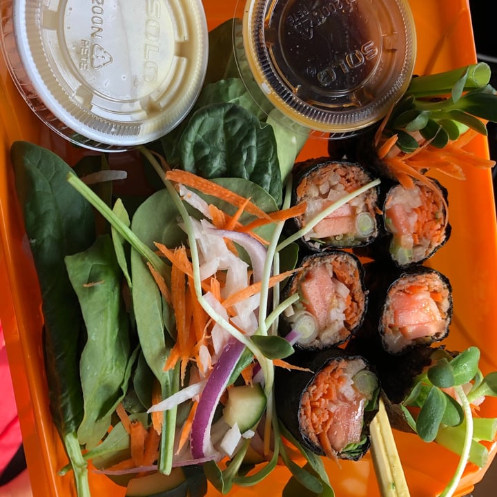 review photo of SpaJuiceBar Raw Sushi Roll shared by @ameisherry on 05 Jun 2021 - review