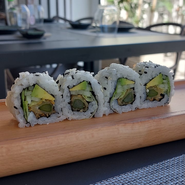 review photo of Raion Sushi&Cocktail Uramaki Con Verdure shared by @nemeton on 02 Nov 2022 - review