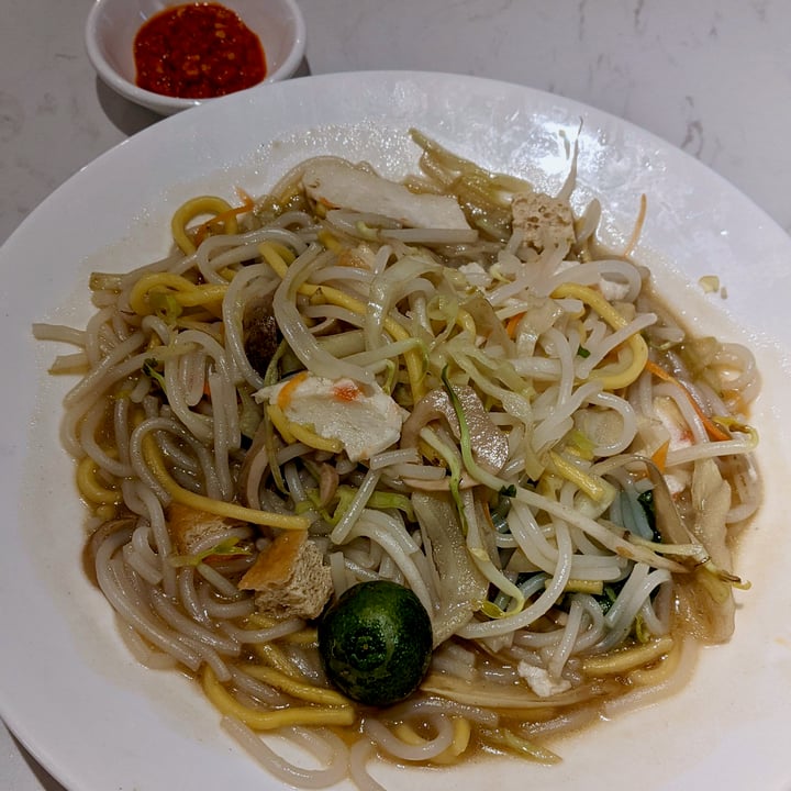 photo of Green on Earth Vegetarian Cafe Hokkien mee shared by @xinru-t on  01 May 2022 - review