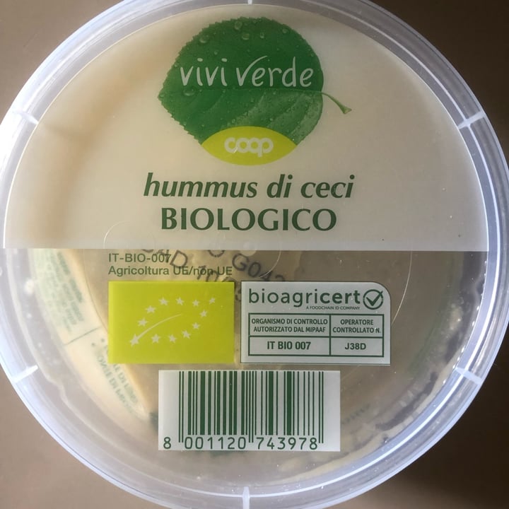 photo of Vivi Verde Coop hummus shared by @iamina on  09 Apr 2022 - review