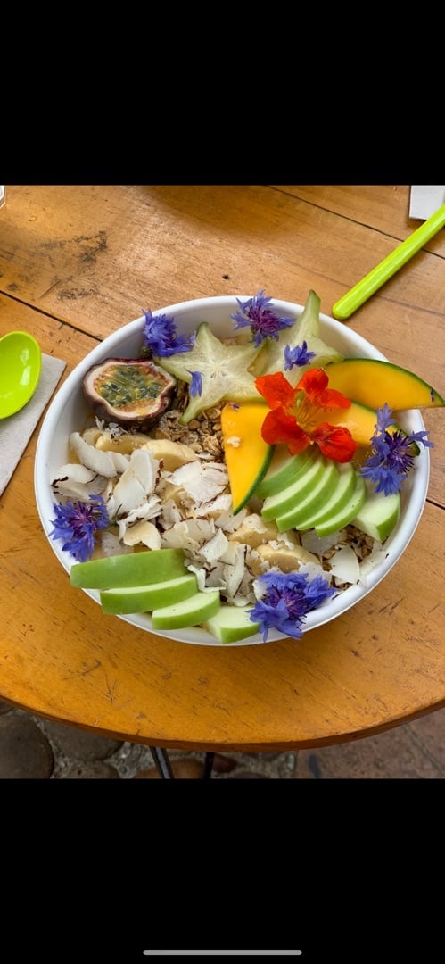 photo of Betty's Bowls Green Bowl shared by @majodeluque on  20 Dec 2019 - review