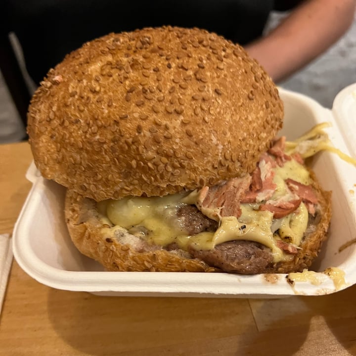 photo of La Golosa Vegan Vurger - Gracia Original shared by @rikesh on  31 Aug 2022 - review
