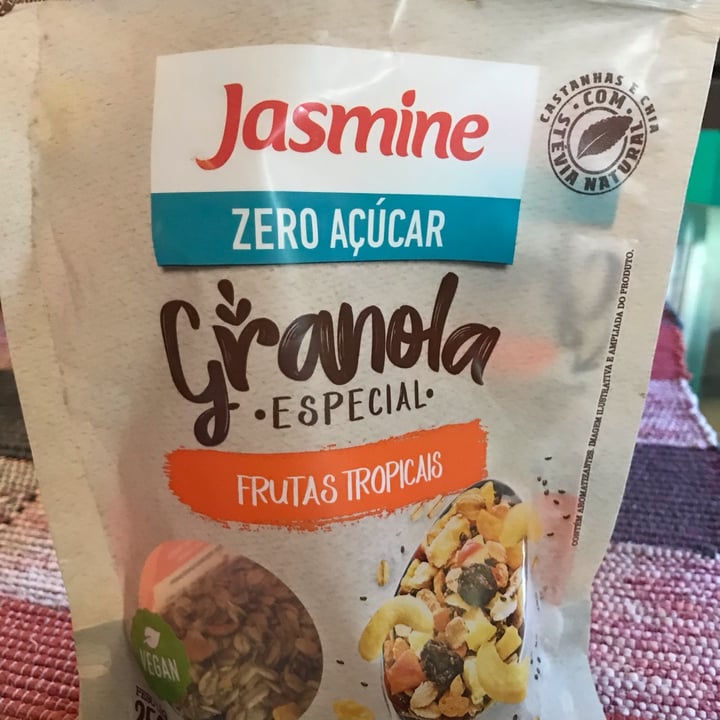 review photo of granola jasmine Granola Jasmine Frutas Tropicais shared by @isismaria on 19 Jun 2022 - review
