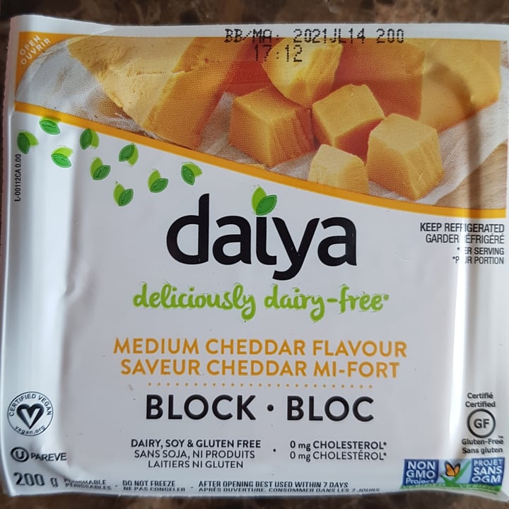 photo of Daiya Cheddar cheese shared by @philthevegan120 on  01 Nov 2021 - review