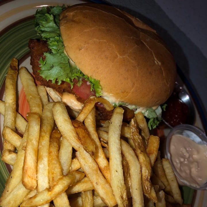 photo of Plant Power Fast Food “Chicken sandwhich” shared by @1more on  01 Jan 2022 - review