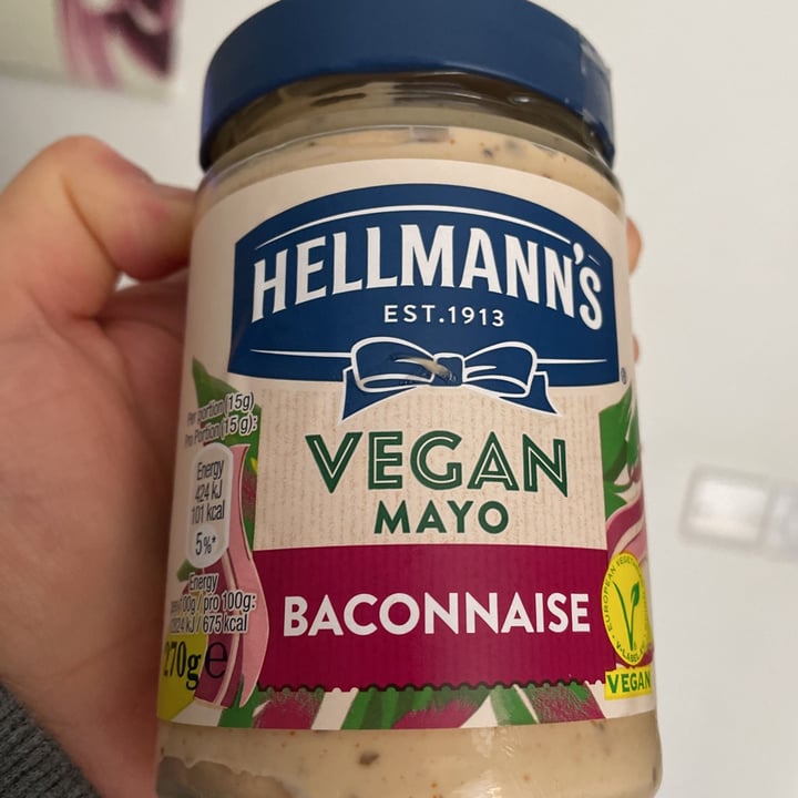 photo of Hellmann’s Vegan mayo baconnaise shared by @dawnfabbricatti on  30 Aug 2021 - review