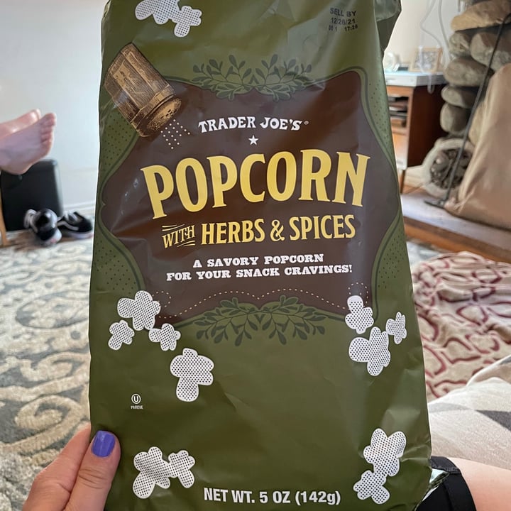 photo of Trader Joe's Popcorn with herbs and spices shared by @newkidontheblock on  09 Aug 2021 - review