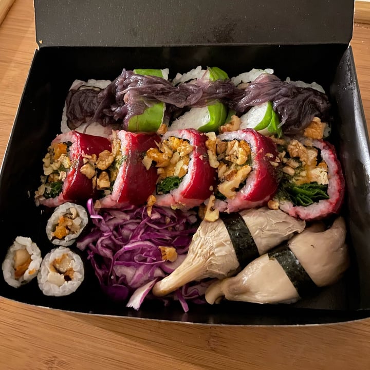 photo of Jiro Sushi - Sucursal Urquiza Combinado Sushi Vegan shared by @lulifante on  20 Jun 2022 - review