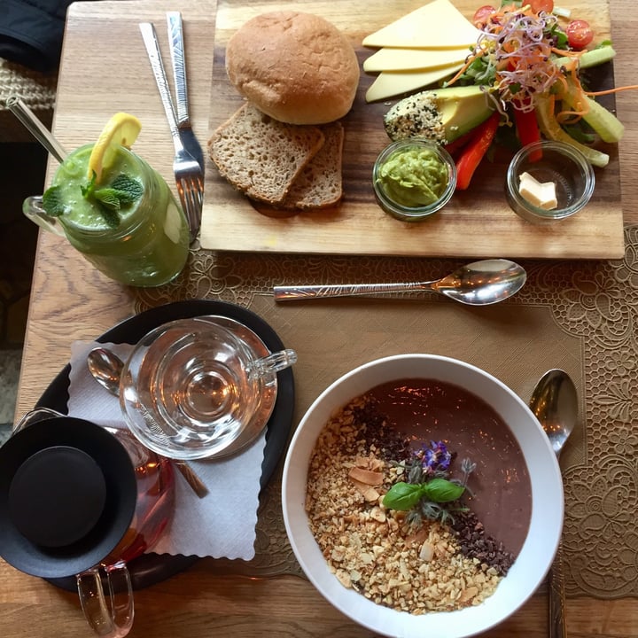 review photo of Vrohstoff Açai Bowl shared by @annikaw on 10 Sep 2020 - review