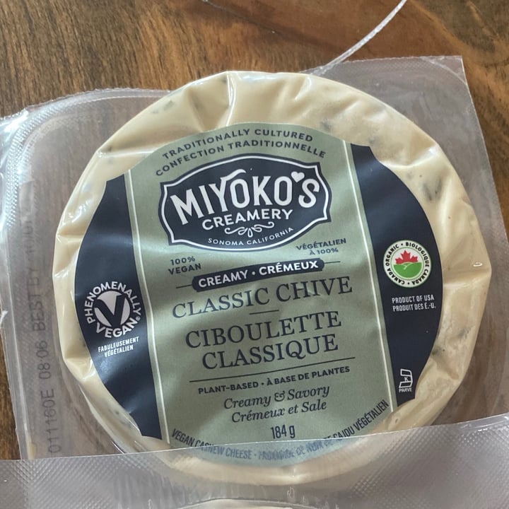 photo of Miyoko's Creamery Double Cream Classic Chive Cashew Milk Cheese shared by @andreaciccone on  25 Aug 2021 - review