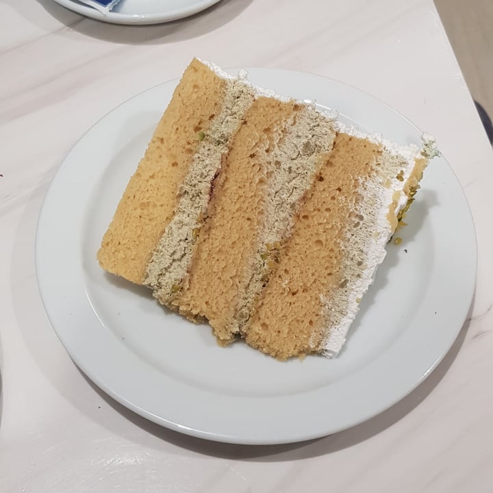 review photo of 2Hearts Bakery Torta al pistacchio e limone shared by @dali3 on 11 Dec 2021 - review