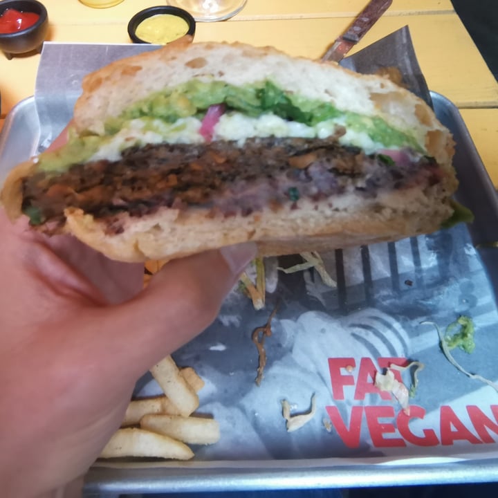 photo of Fat Vegan Hamburguesa Fat Vegan shared by @anzengreen on  28 Oct 2021 - review