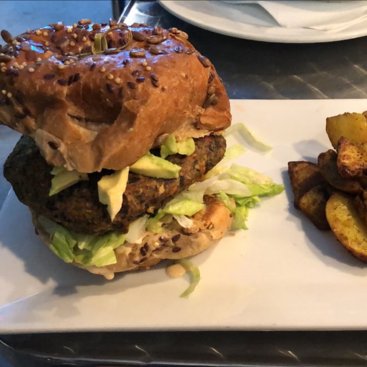 review photo of PS Green Vegan Express tex mex black bean burger shared by @nftptldbyf on 13 Dec 2021 - review