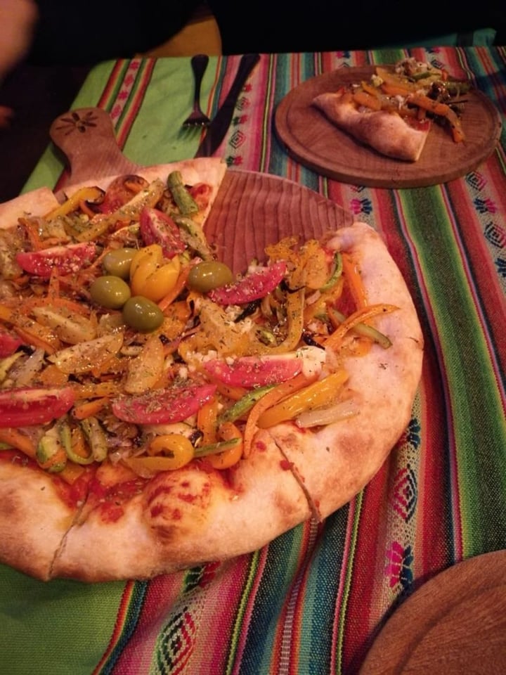 photo of RÚSTICA pizza & café Pizza con vegetales salteados shared by @juli2019 on  05 Aug 2019 - review