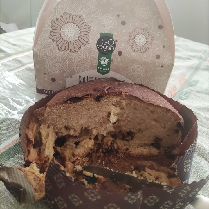 review photo of La Via Del Grano Dolce Natale vegan con uvetta shared by @rossellaroma31 on 18 Dec 2021 - review