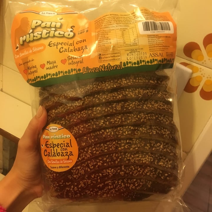 review photo of La Francia Pan Rústico Especial Calabaza shared by @valentinadelalune on 28 Mar 2021 - review