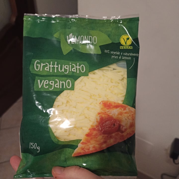 photo of Vemondo Grattugiato Vegano shared by @veronica2326 on  11 Dec 2021 - review