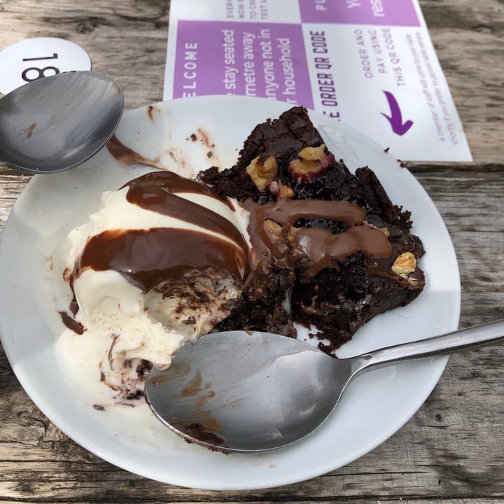 photo of Beetroot Sauvage Chocolate Brownie shared by @oatlygirl on  12 May 2021 - review