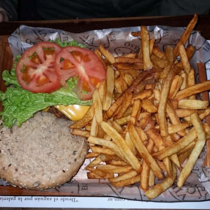 review photo of Vieja Casa Basavilbaso Hamburguesa de lenteja con papas shared by @josejesica on 20 Jun 2021 - review