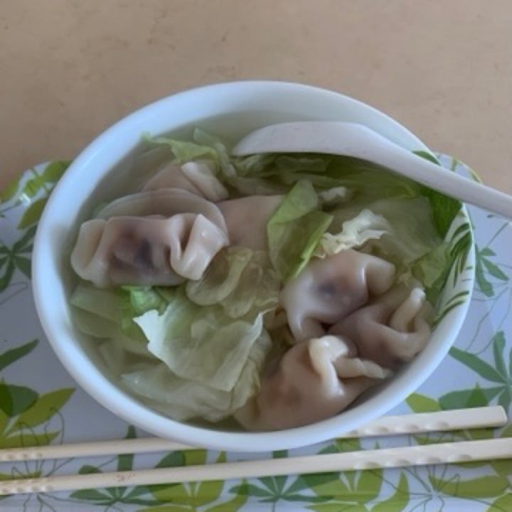 photo of Wanchai Ferry Purple Cabbage & Corn OmniPork Dumpling shared by @hl3927 on  14 Jun 2020 - review