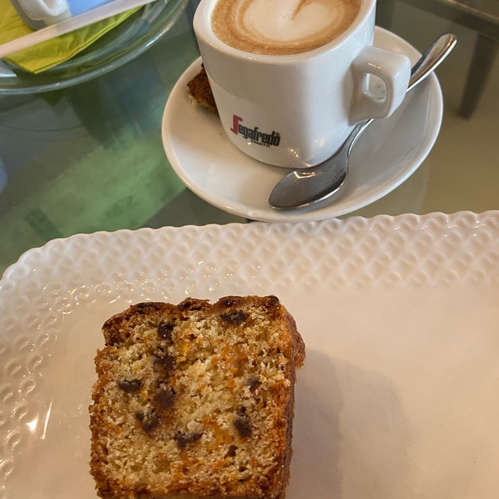 photo of California Bakery Almond carrot cake shared by @rachepi on  22 Aug 2021 - review