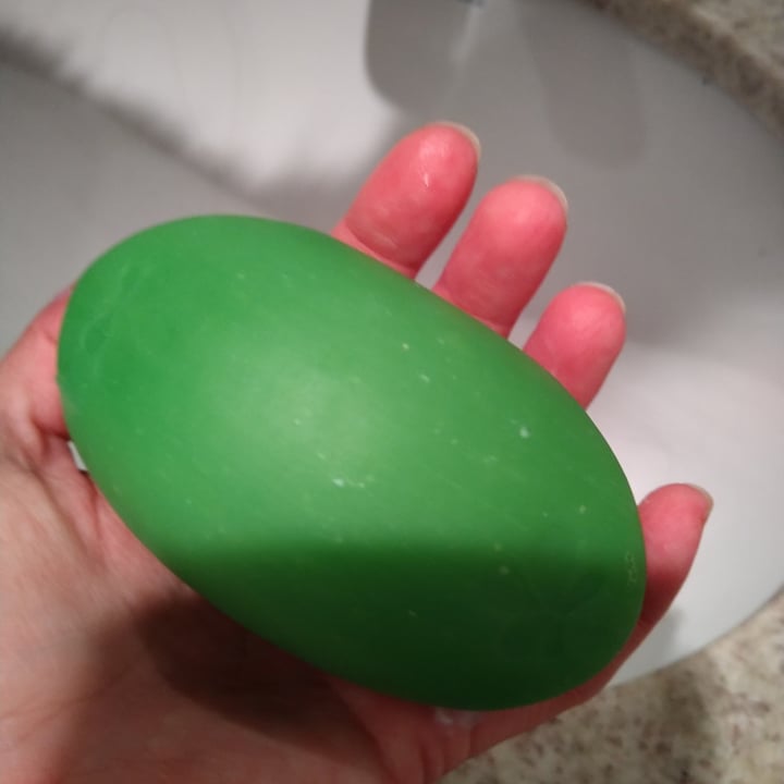 review photo of La flore Sabonete Vegetal Flor De Erva Doce shared by @sabrinadm on 16 Jun 2022 - review