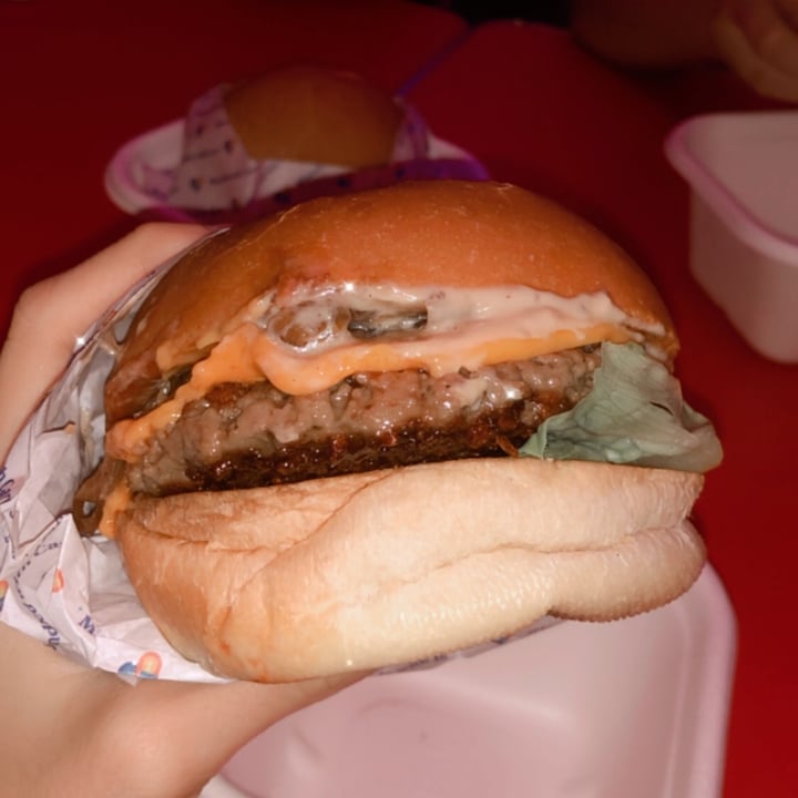 photo of Love Handle  Cheeseburger shared by @belleeats on  22 Dec 2020 - review
