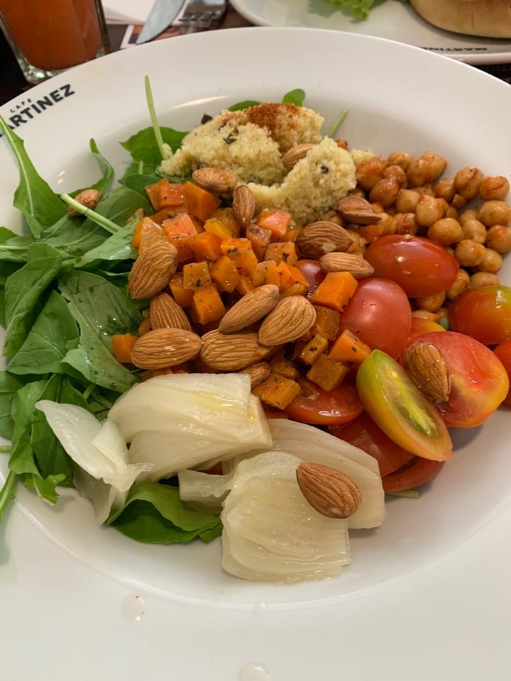 review photo of Café Martínez Ensalada De Garbanzos shared by @toagus on 09 Mar 2020 - review