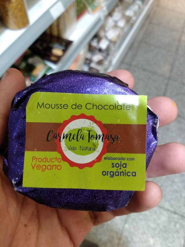 photo of Carmela Tomasa Alfajor De Mousse De Chocolate shared by @vegandraven on  08 Mar 2020 - review