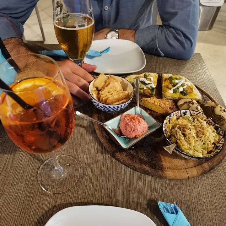 photo of Sotto Loggia bar music & drinks Aperitivo Vegano shared by @vulcanoattivo on  21 May 2022 - review