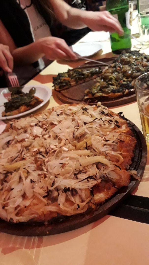 photo of Pizzería Güerrin Mitad fugazza mitad acelga shared by @mxguita on  07 Aug 2019 - review