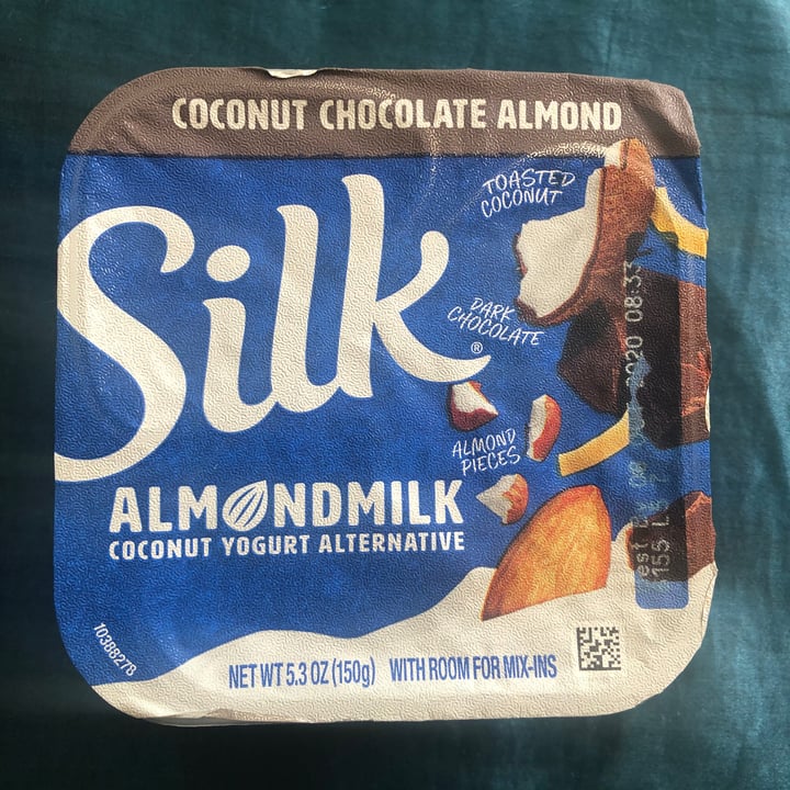 photo of Silk Almondmilk Coconut Chocolate Yogurt Alternative shared by @bandita on  19 Oct 2020 - review