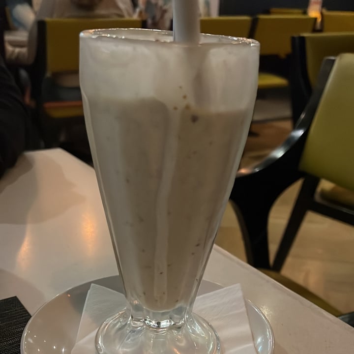 photo of Gibson's Gourmet Burger and Ribs Tahini and banana shake shared by @moosette on  15 Oct 2022 - review