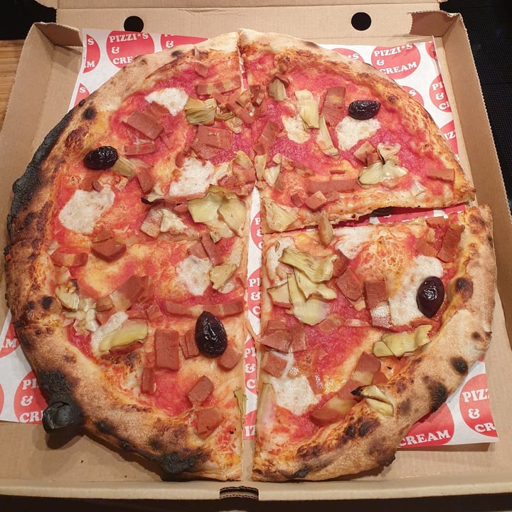 photo of Pizzis and Cream Pizza Capricciosa shared by @janaplantpowered on  03 Oct 2021 - review