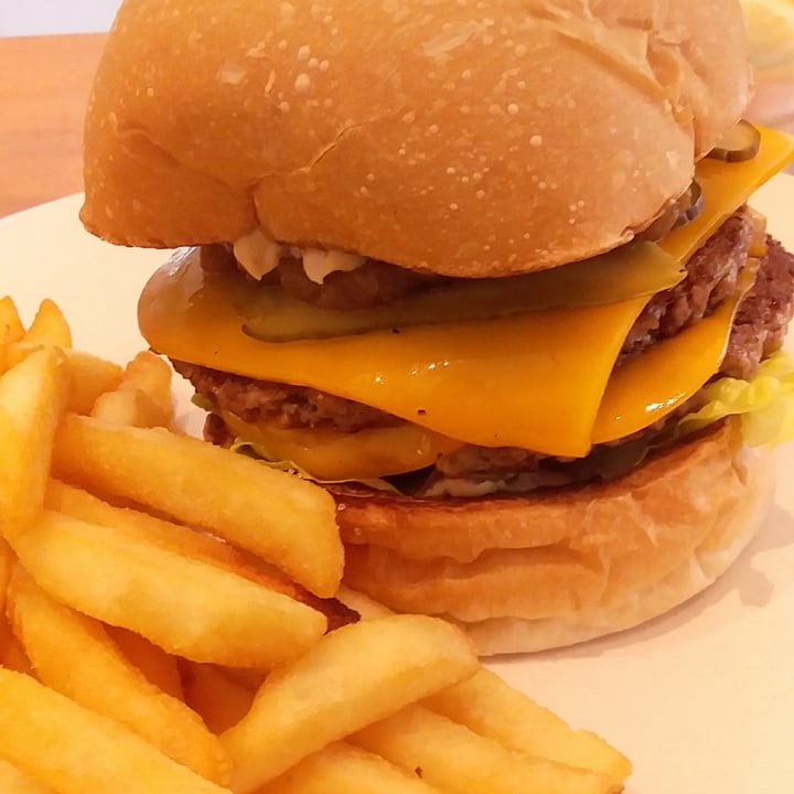 photo of Love Handle  Double Cheese Burguer shared by @bexenc on  18 Feb 2022 - review