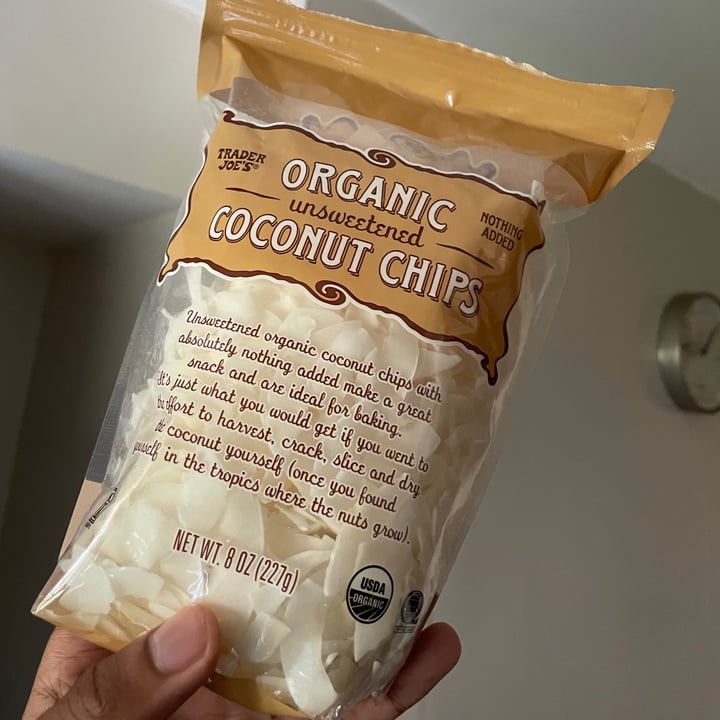 photo of Trader Joe's Organic unsweetened Coconut Chips shared by @joespfh on  21 Sep 2021 - review
