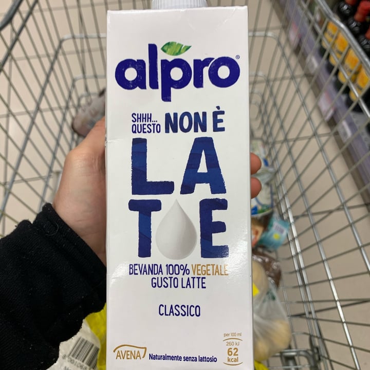 review photo of Alpro This is Not Milk Classic Questo Non è Late Classico shared by @micoldelloro on 26 Apr 2022 - review
