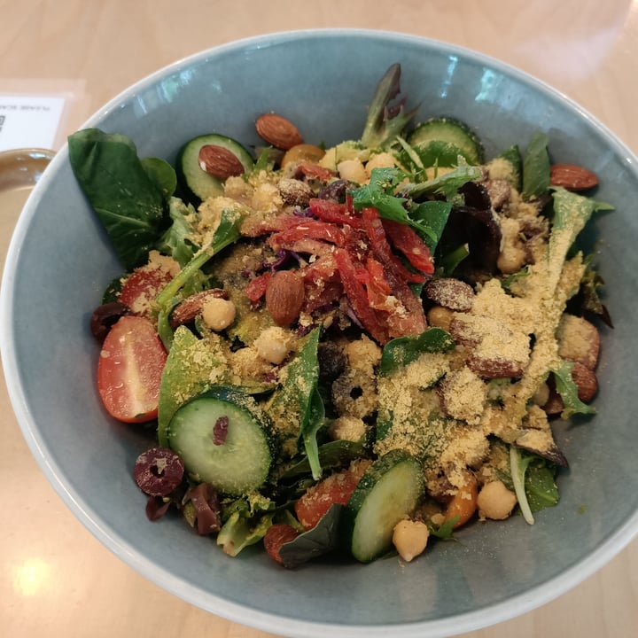 photo of Real Food Real Food Mix Salad shared by @yeeleong on  11 Dec 2021 - review