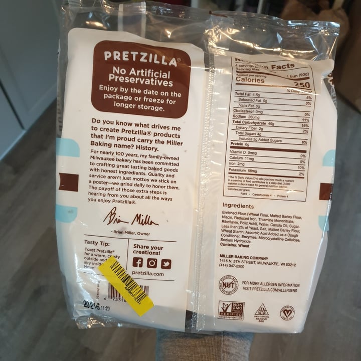 photo of Pretzilla Pretzel Burger Buns shared by @autumnleaves on  29 Oct 2020 - review