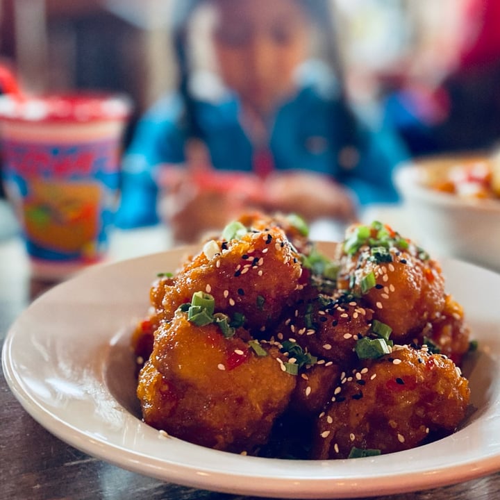 photo of Queens Bully Veganized Cauliflower Wings shared by @olympiasplate on  07 Nov 2022 - review