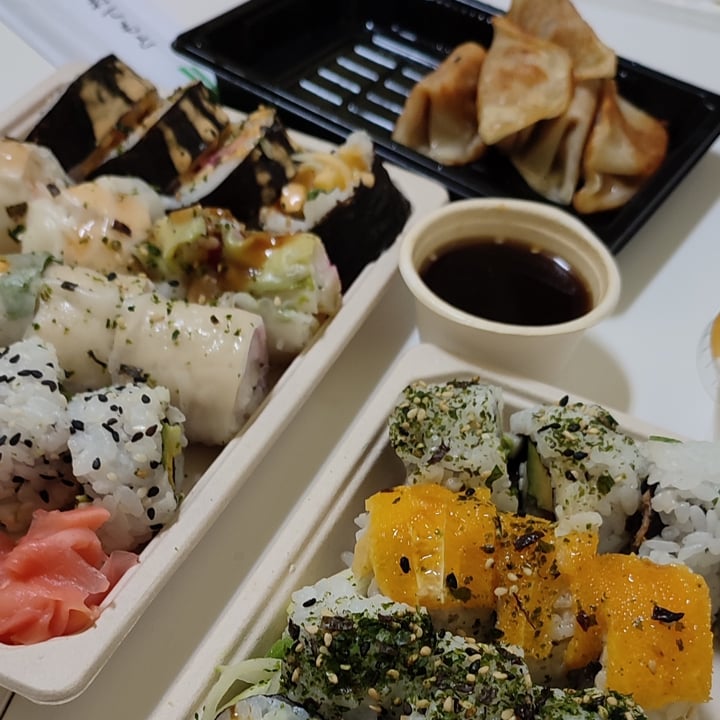 photo of Legumi Sushi Vegan 30 piece Platter shared by @brumpaloma on  06 May 2022 - review