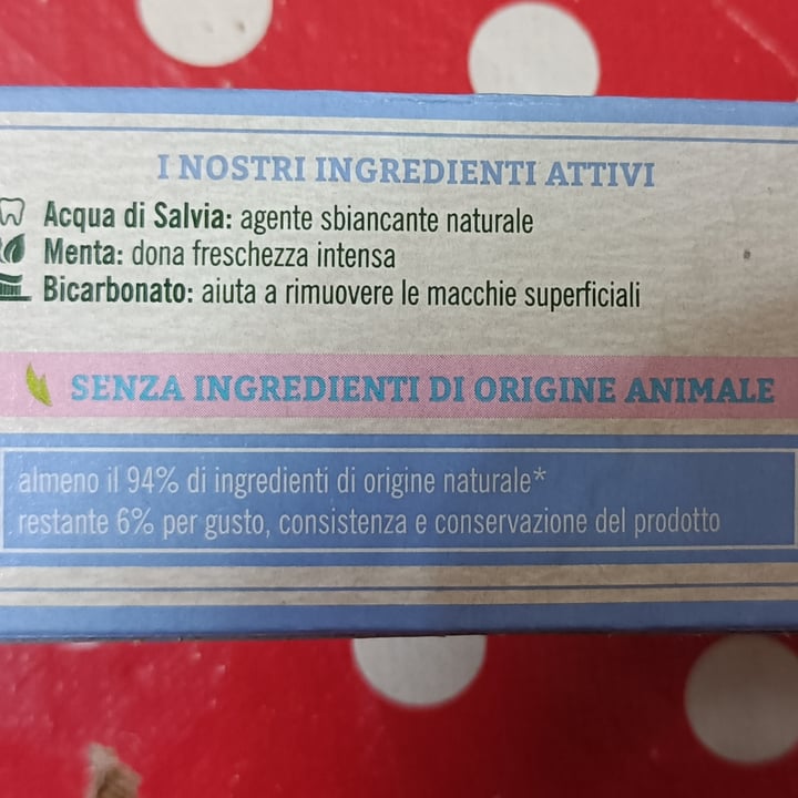 photo of Antica erboristeria Dentifricio sbiancante shared by @friedmandriver on  31 Jan 2022 - review