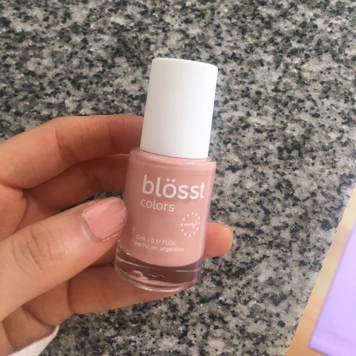 photo of blösst Esmalte rosa pálido shared by @sofilunacrisman on  12 Jun 2021 - review