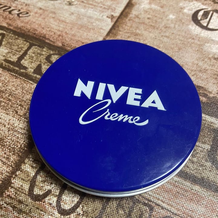 photo of Nivea Nivea creme shared by @paulaapio on  22 Dec 2021 - review