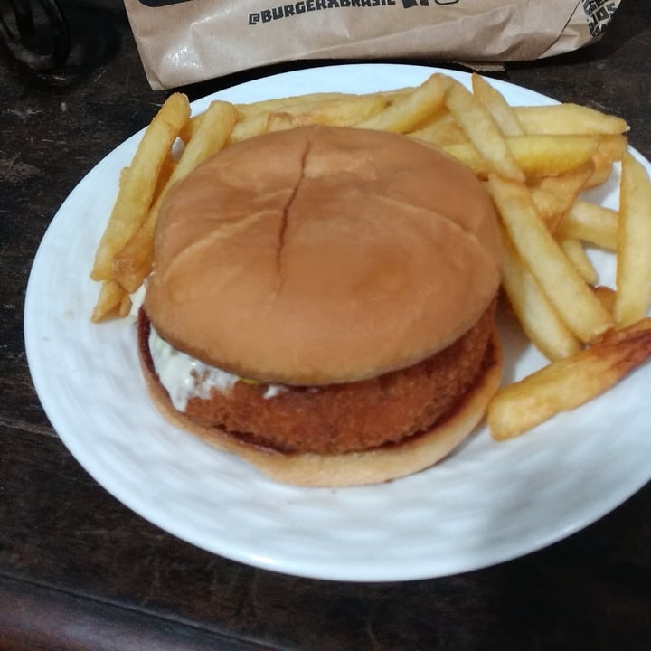 review photo of Burger X Veggie Xicken shared by @cristianecoradi on 03 Oct 2022 - review