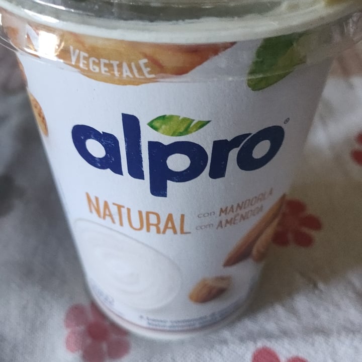 review photo of Alpro Yogurt Natural con Mandorla/Amande shared by @-veronica- on 12 May 2022 - review
