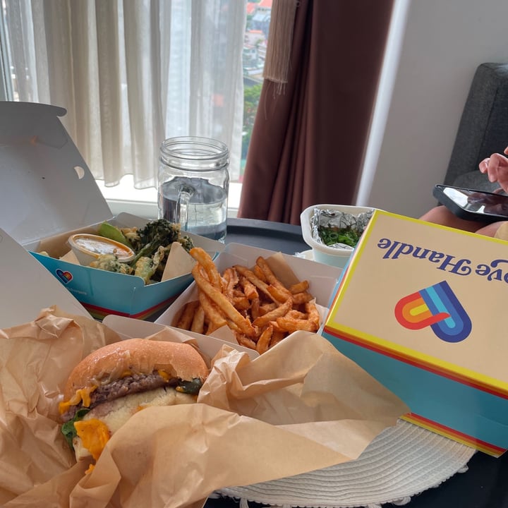 review photo of Love Handle Cheeseburger shared by @dazri on 06 Jun 2021 - review